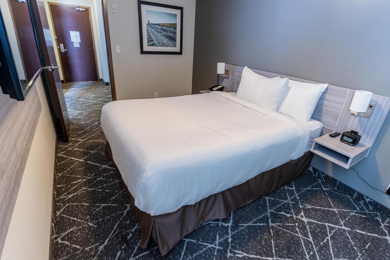 Microtel Inn & Suites By Wyndham Lloydminster Kültér fotó