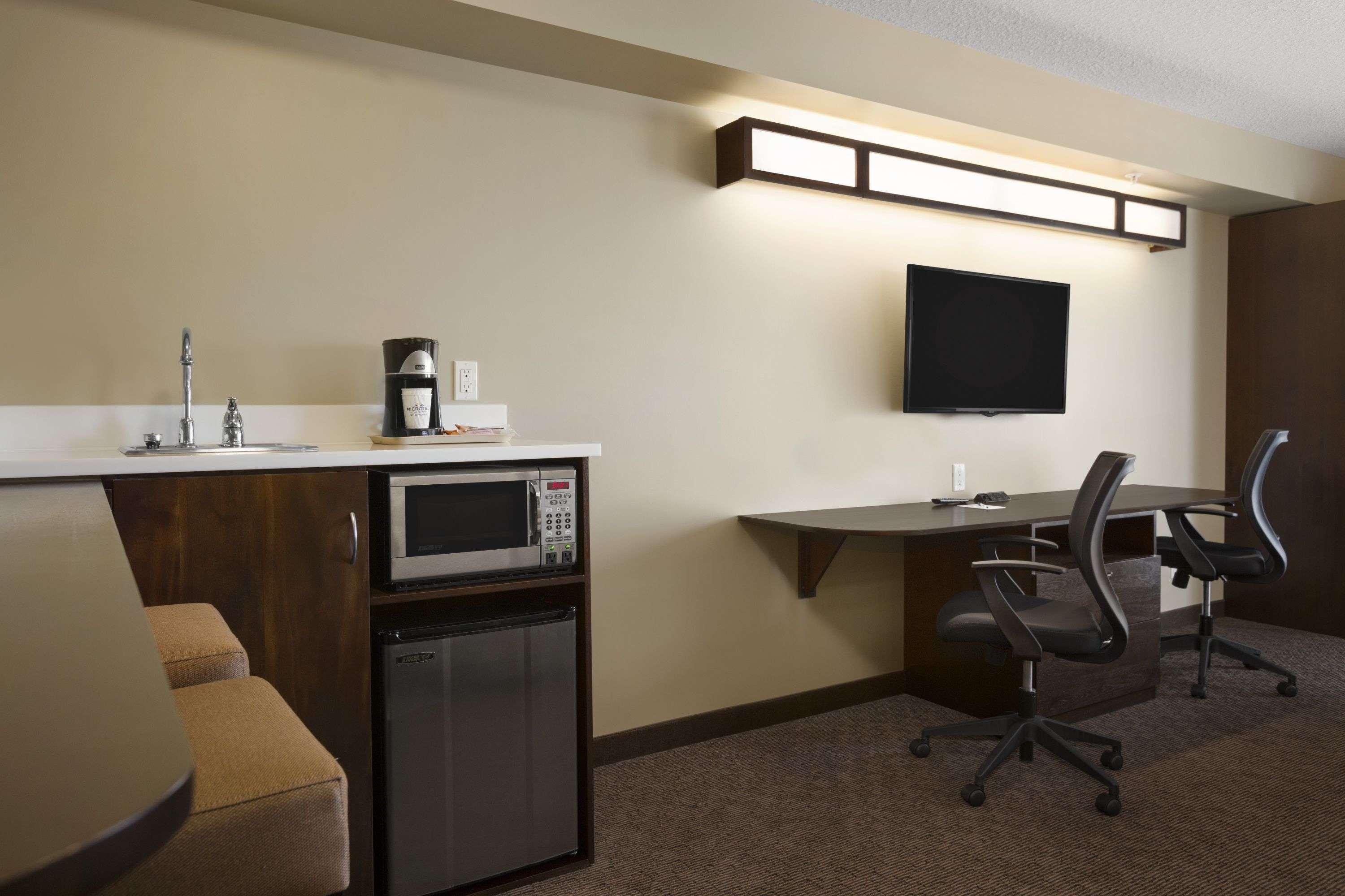 Microtel Inn & Suites By Wyndham Lloydminster Kültér fotó