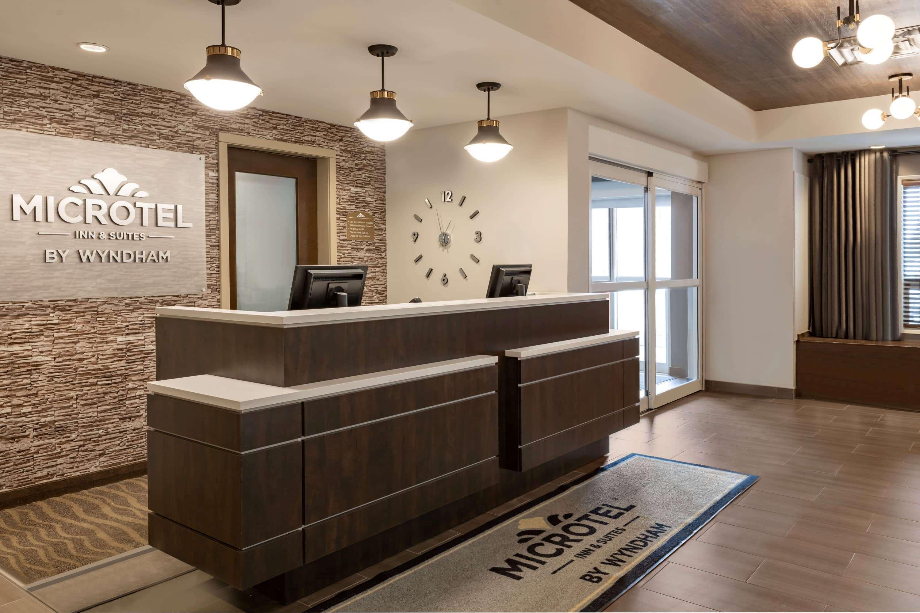 Microtel Inn & Suites By Wyndham Lloydminster Kültér fotó
